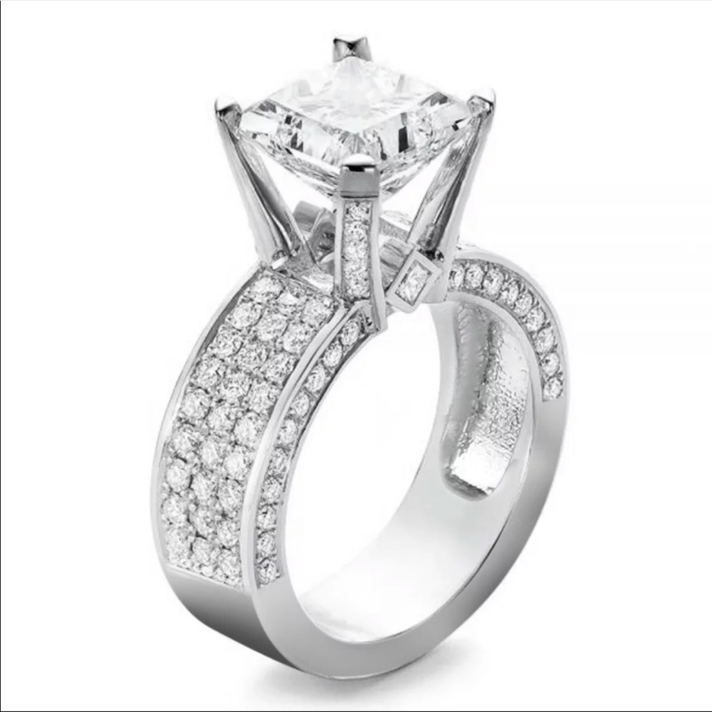 New Luxury Square Cut Popular Women’s Diamond Ring